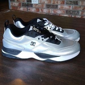 DC E.Tribeka skateboarding shoe size 9 m